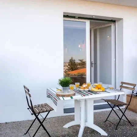 3 Lits 4 Couchage * 씨부르